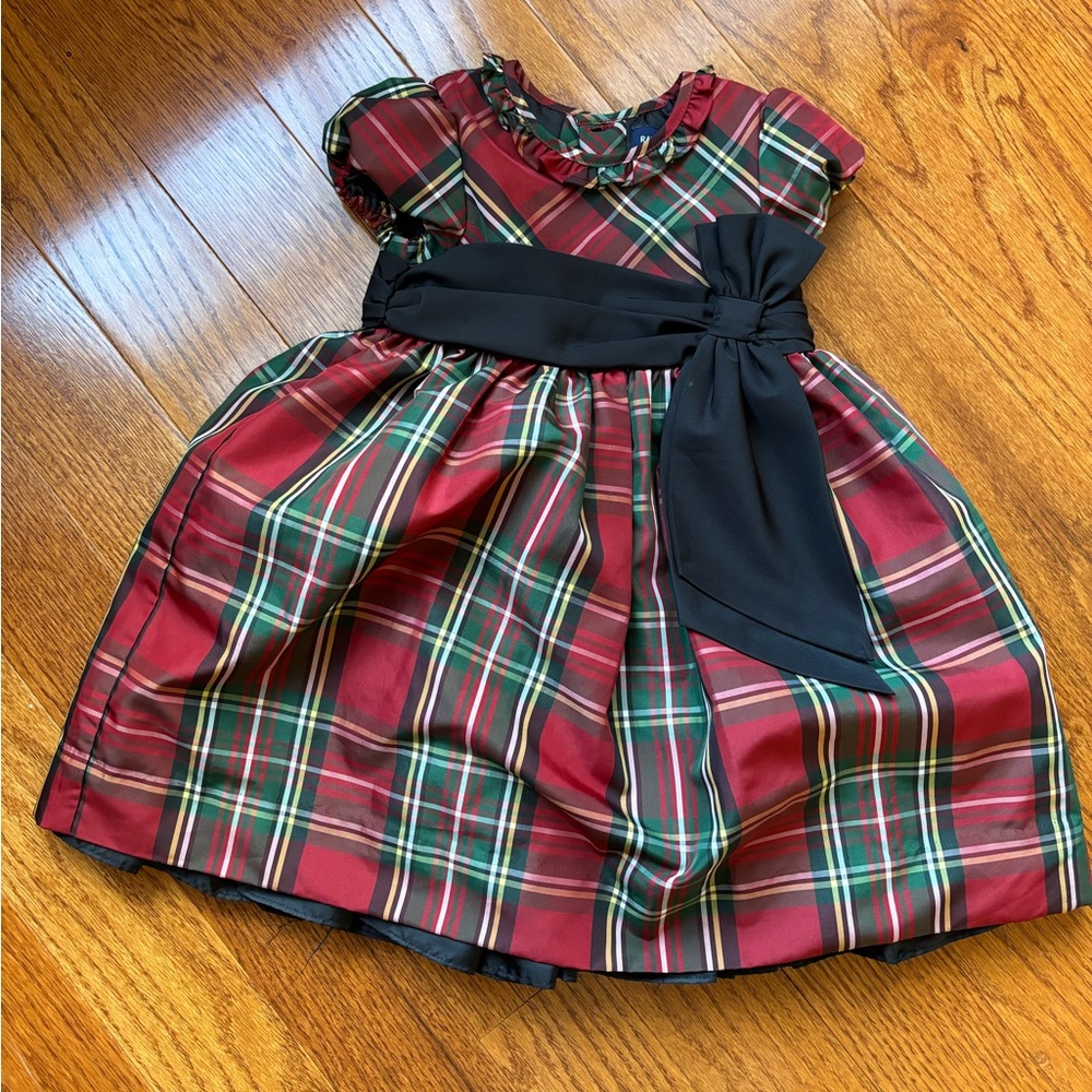 Gently worn children’s dress. Perfect for Christmas!